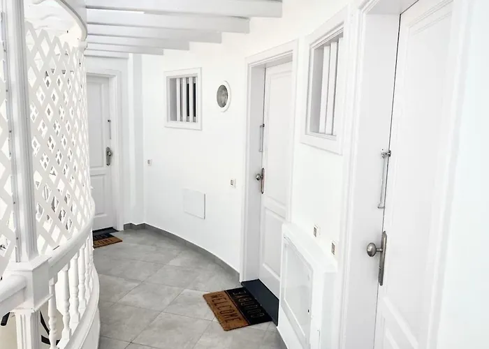 Ancla I Old Town & Playa Chica Puerto del Carmen (Lanzarote)